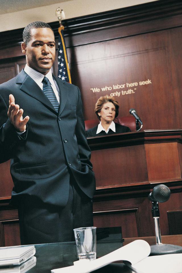 Nghề luật l&agrave; một nghề được "bảo hiểm". Ảnh minh họa: legalcareer