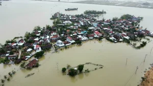 Xã Hòa Thịnh, tỉnh Phú Yên (cũ) bị ngập nặng nhiều ngày liên tiếp. Ảnh: Hoài Nhân/Báo Pháp Luật.