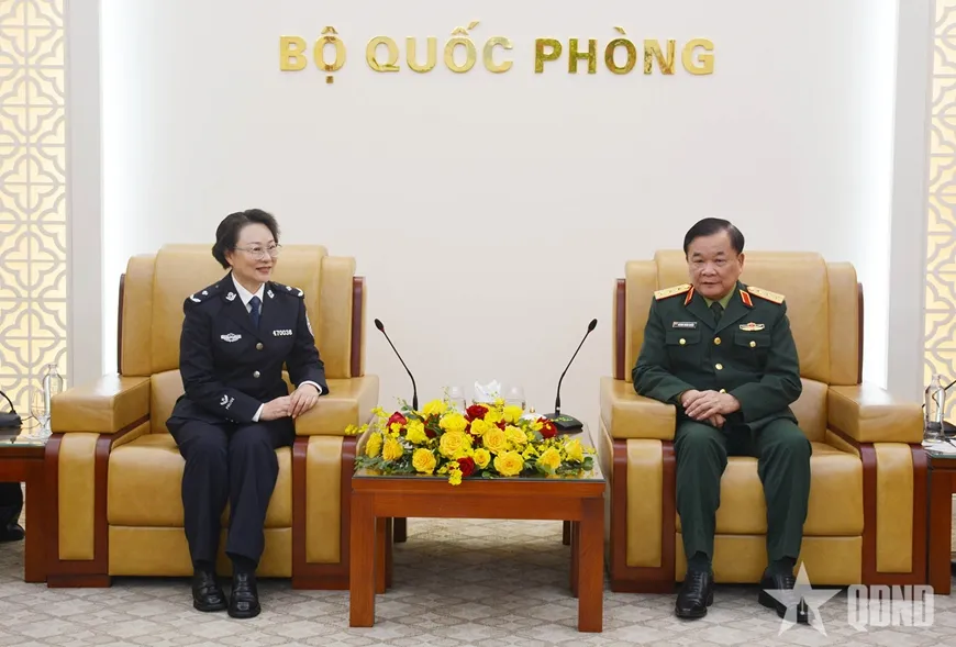 Sau cáo buộc quấy rối tình dục, tướng Hoàng Xuân Chiến vẫn nhiều lần đại diện tiếp đón quan chức các nước