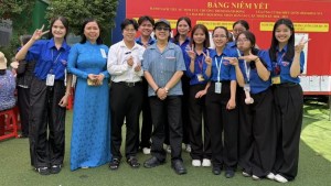 “Mắc cười” về “ngày hội non sông”: Nghệ sĩ Thành Lộc bị cộng đồng mạng đấu tố