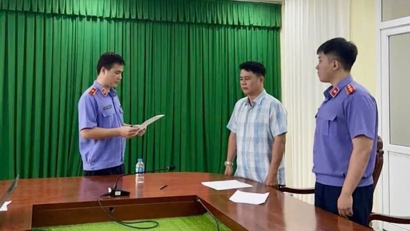 Cán bộ điều tra không khởi tố người có tội. Nay chính họ bị khởi tố: Vụ tài xế tông nữ sinh tử vong ở Vĩnh Long