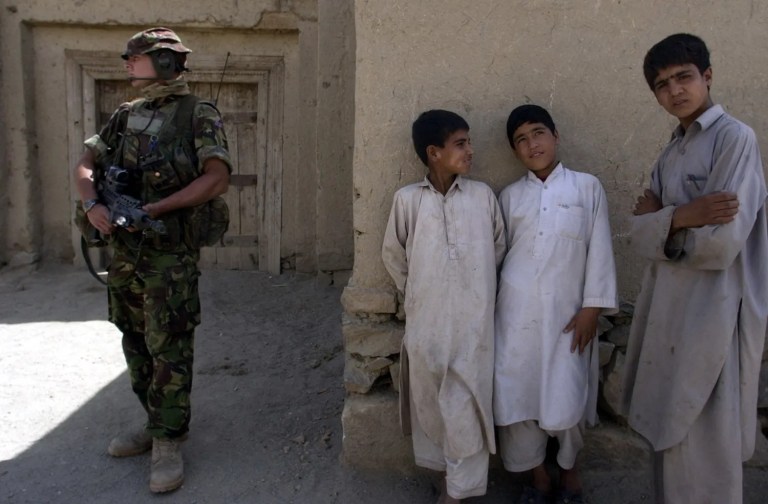 Ngoại ô Kabul, Afghanistan, năm 2003. Ảnh: David Swanson.