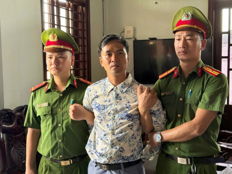 Ông Mai Hoàng bị bắt vì tội “lợi dụng các quyền tự do dân chủ”. Ảnh: Đăng Thạnh/Báo Tuổi Trẻ.