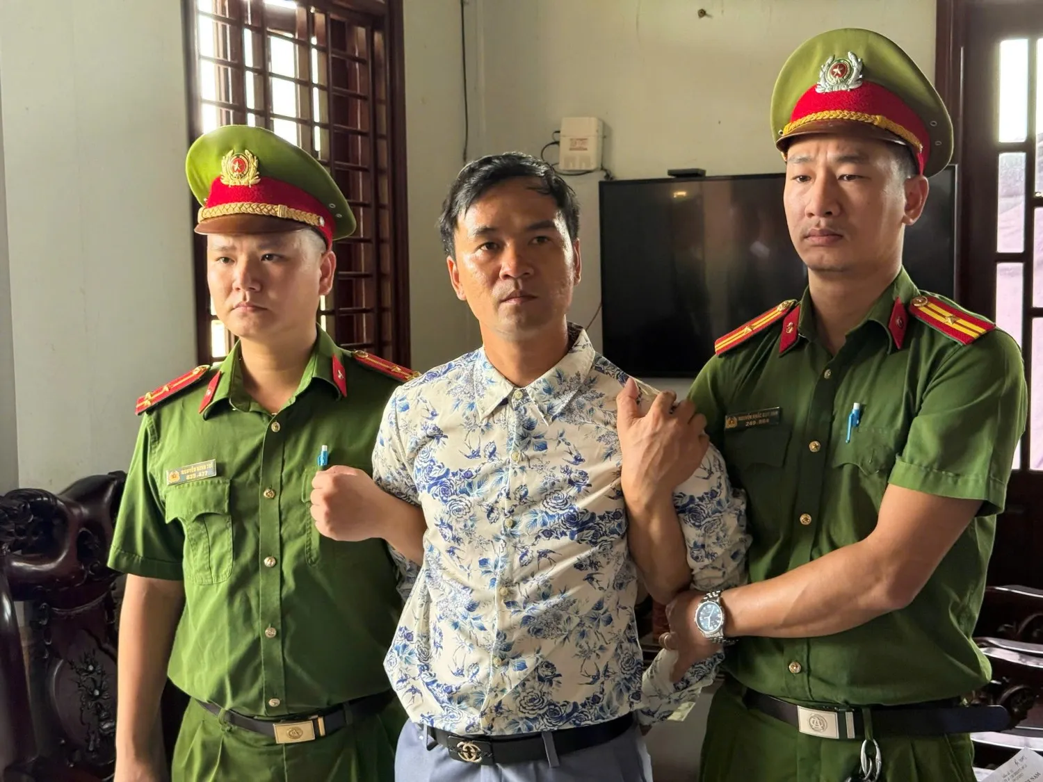 Ông Mai Hoàng bị bắt vì tội “lợi dụng các quyền tự do dân chủ”. Ảnh: Đăng Thạnh/Báo Tuổi Trẻ.