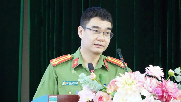 Ông Nguyễn Tiến Thành, phó trưởng công an phường Bồ Đề, phát biểu tại hội nghị. Nguồn ảnh: Danh Thiết/VOV.VN.